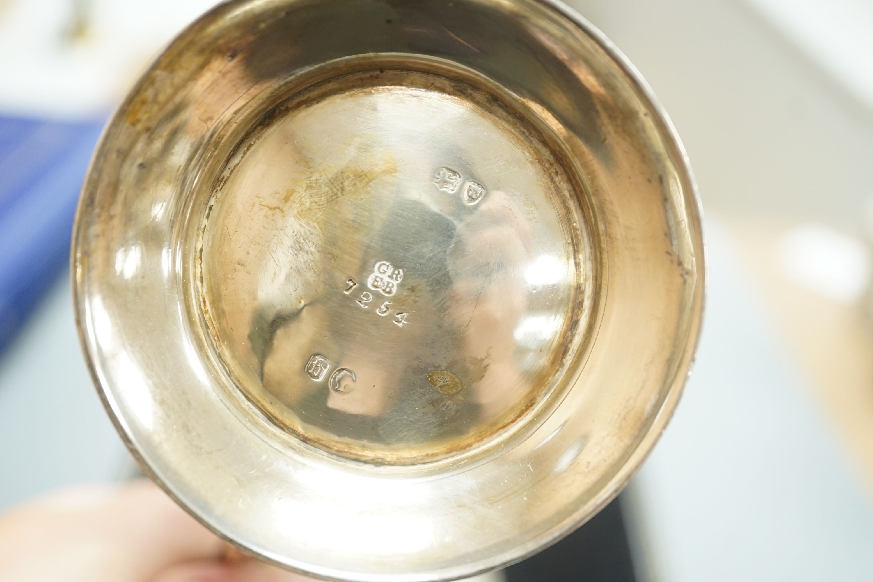 A Victorian silver baluster mug, George Richards & Edward Brown, London, 1857, 11.5cm, 4.8oz.